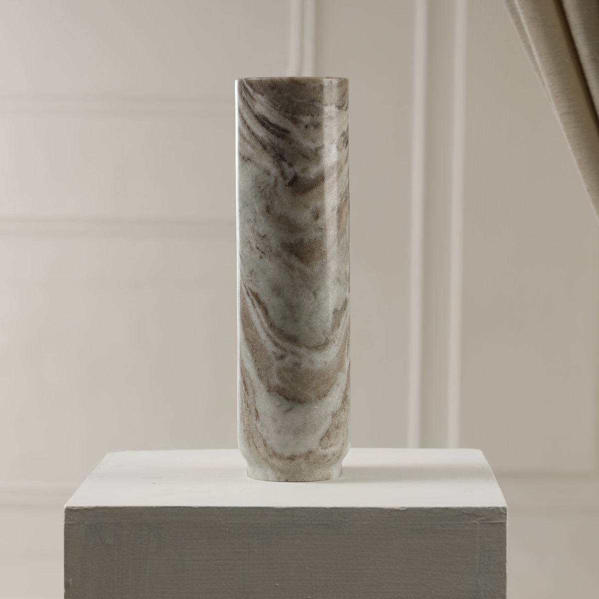 Oriel Marble Vase – 31 cm