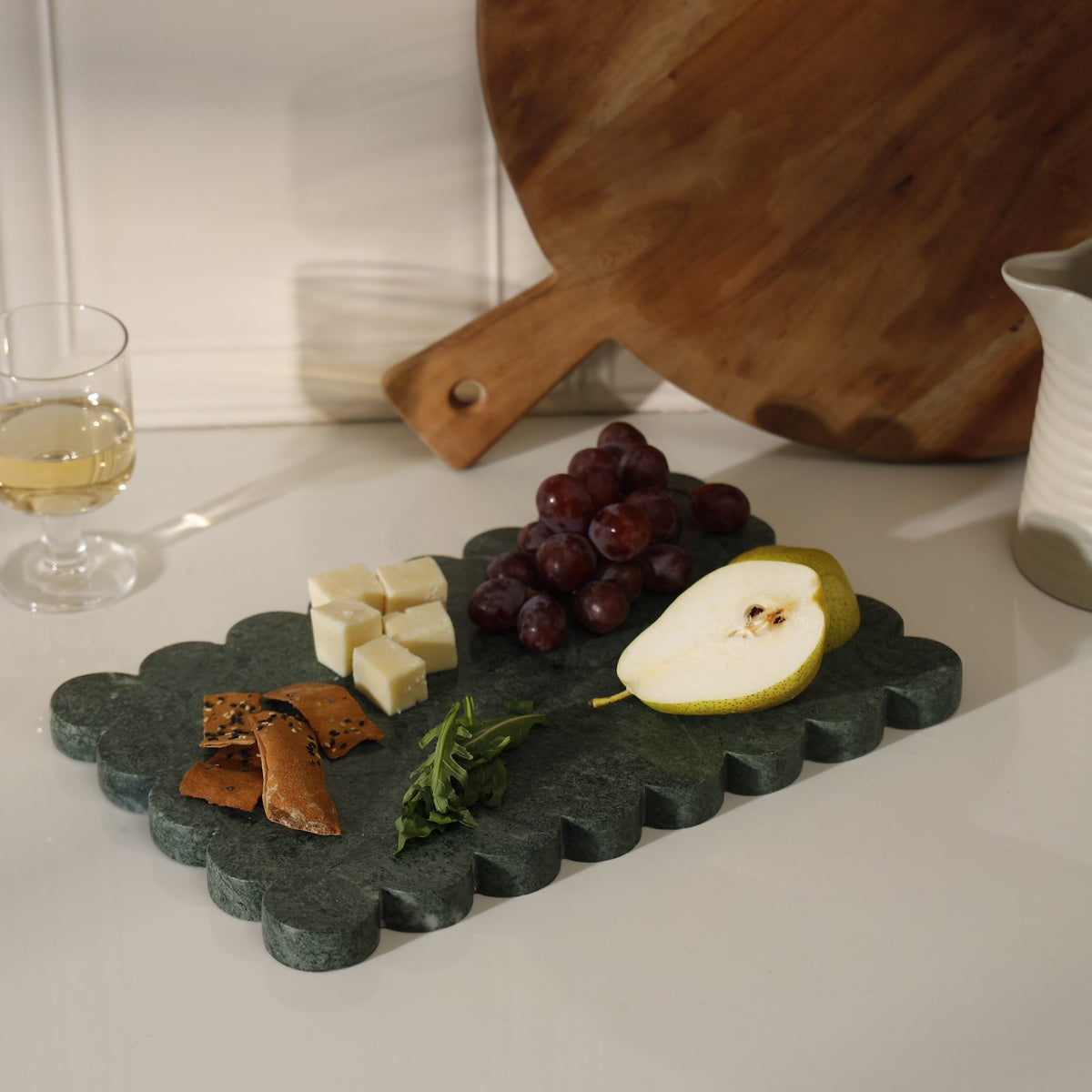 Figaro Scalloped Marble Platter – Verde Guatemala