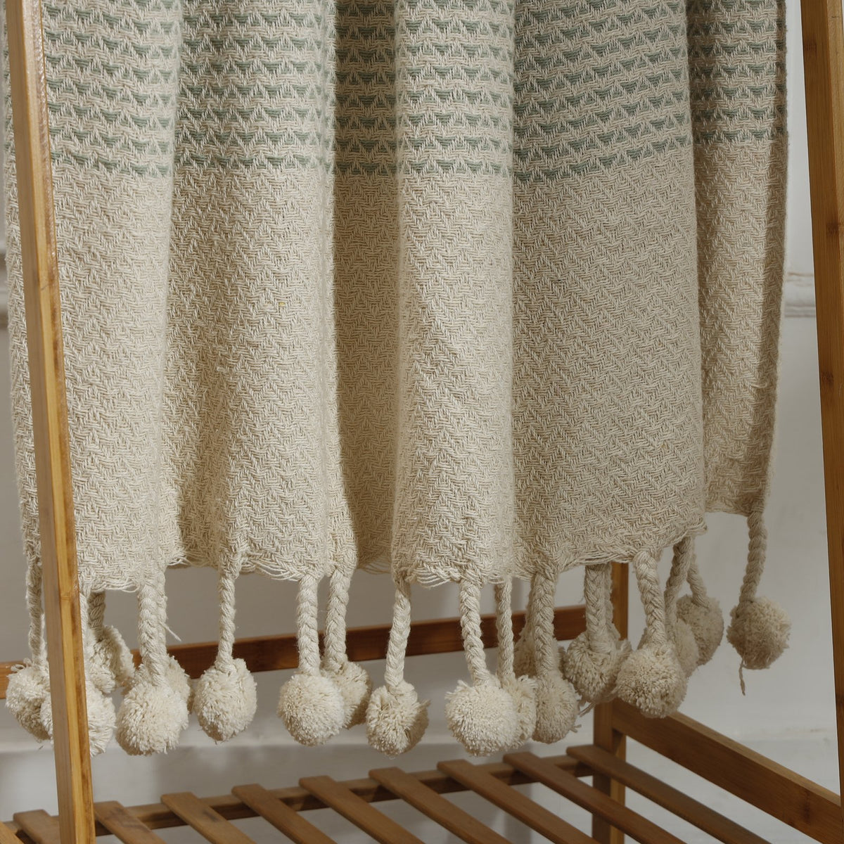 Finch Throw – Sage