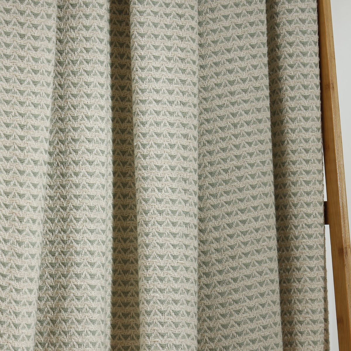 Finch Throw – Sage