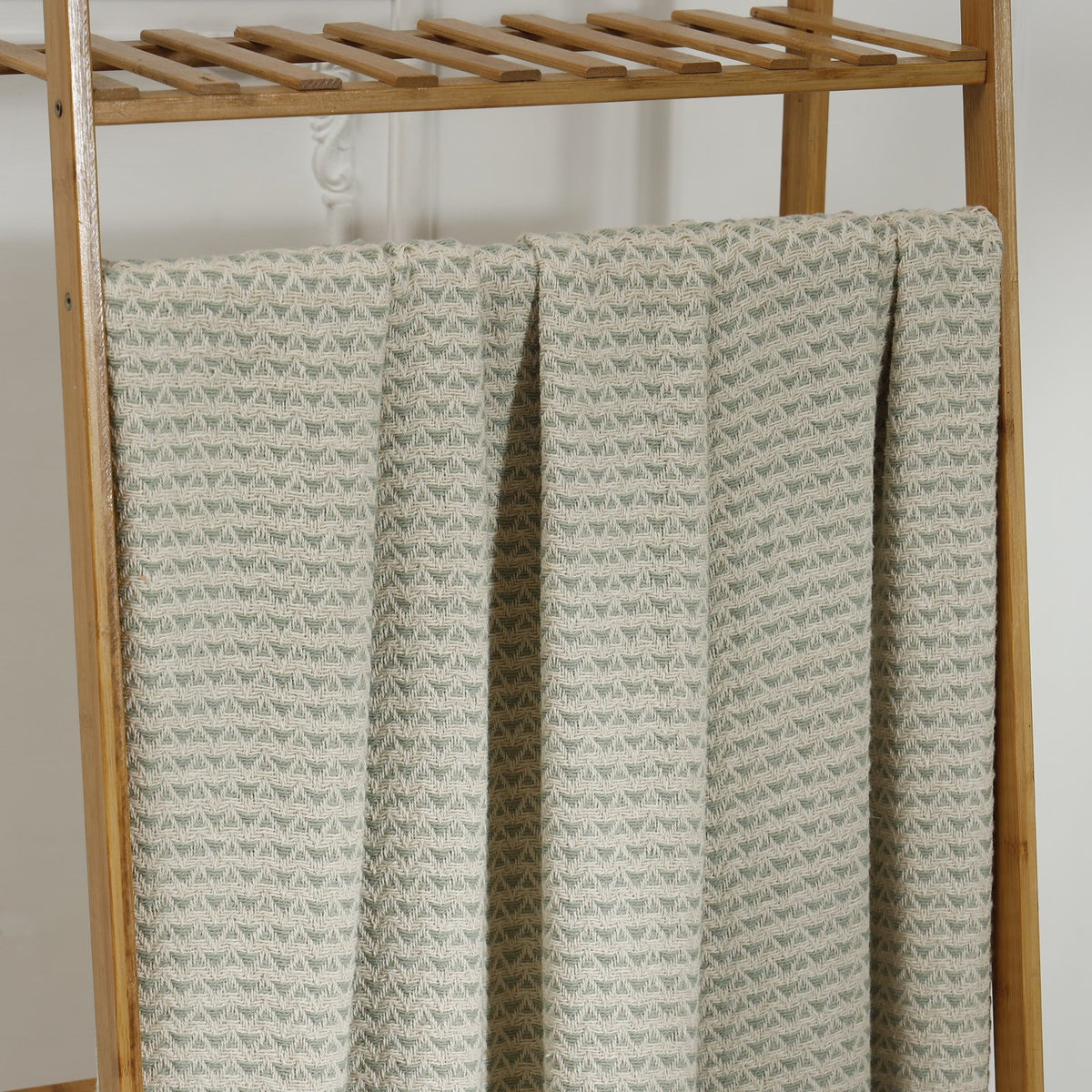 Finch Throw – Sage