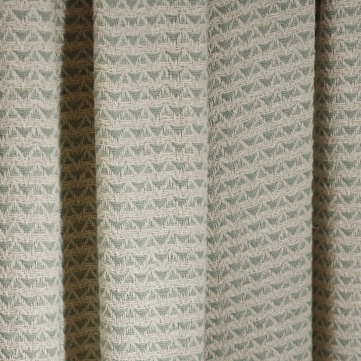 Finch Throw – Sage