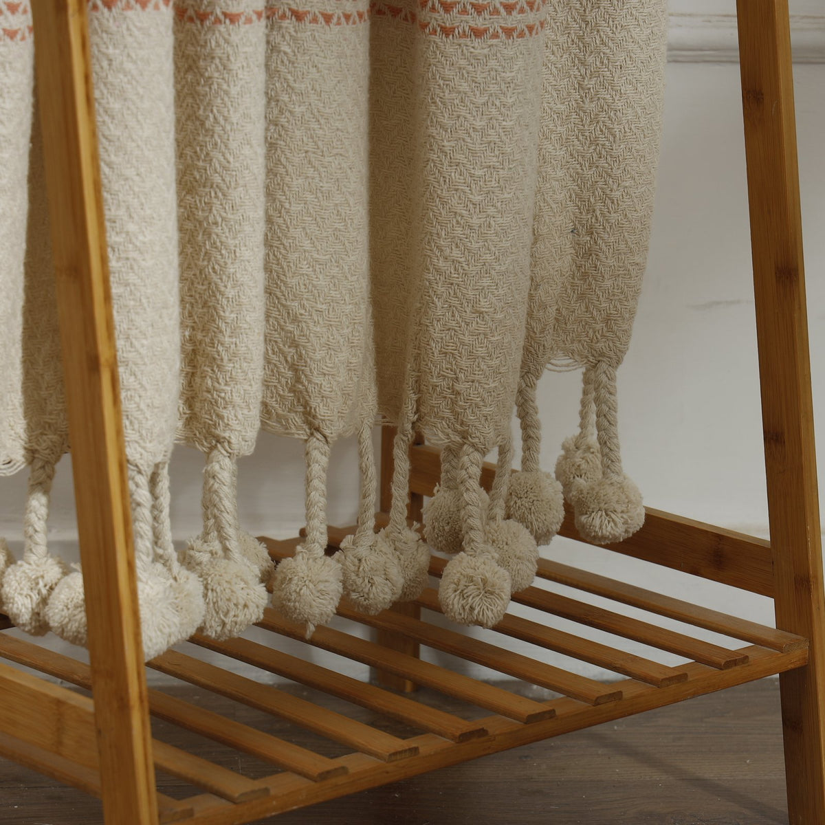 Finch Throw – Clay