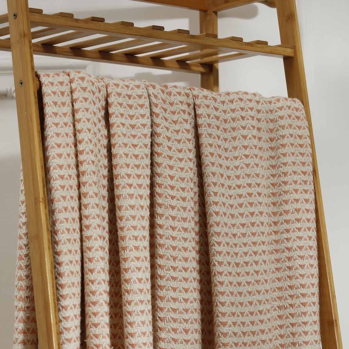 Finch Throw – Clay