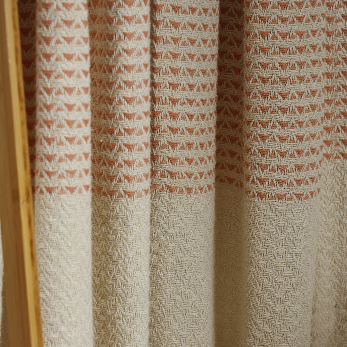 Finch Throw – Clay